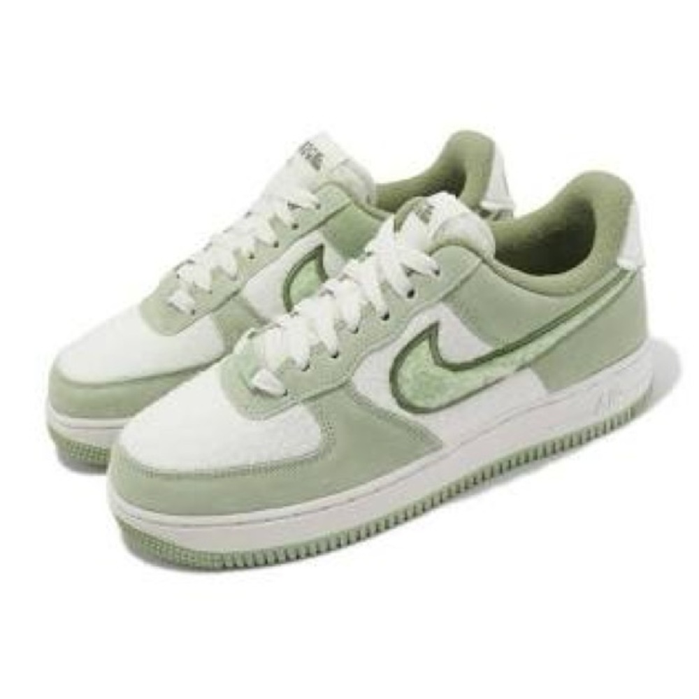 Wmns Dunk Low SE 'Fleece - Honeydew'